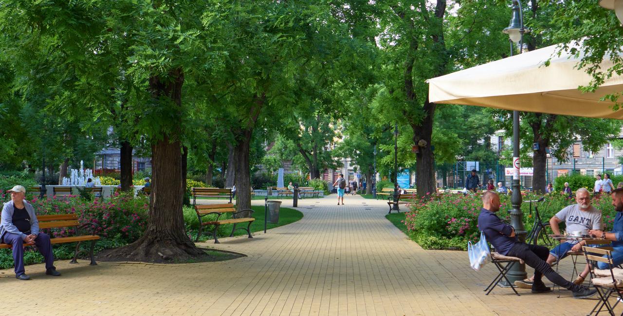 Fewo Oktogon Будапеща Екстериор снимка
