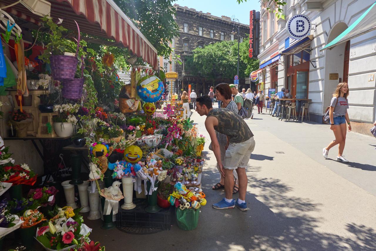 Fewo Oktogon Будапеща Екстериор снимка